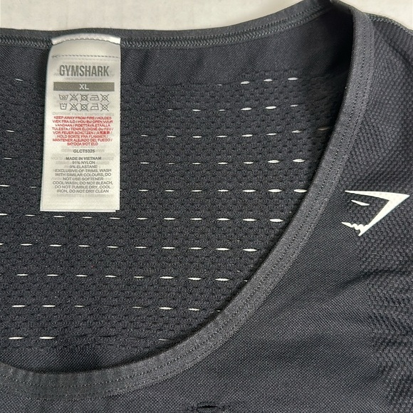 Gymshark Womens XLarge Black Crop Top and Camo Seamless Leggings Activewear - Picture 3 of 15